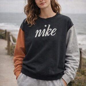 Nike sweatshirt Embroidered logo